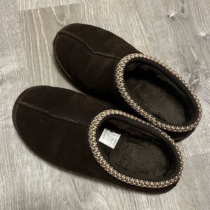 Brown ugg tasman slippers US women’s 7